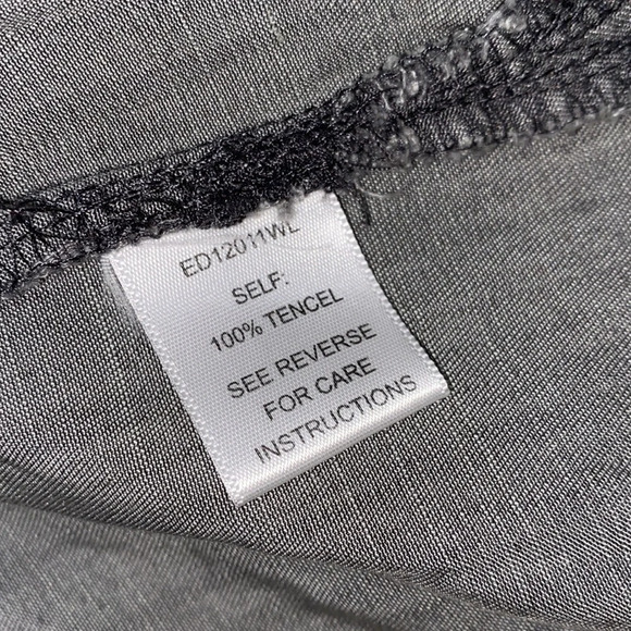 En Creme grey button down tunic size medium - Picture 4 of 4